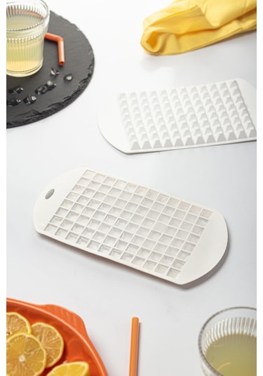 Beyaz Piramit Buz Kalıbı 13 24 2 Cm Beyaz