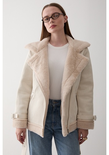 Ekru İçi Kürklü Mont Ekru