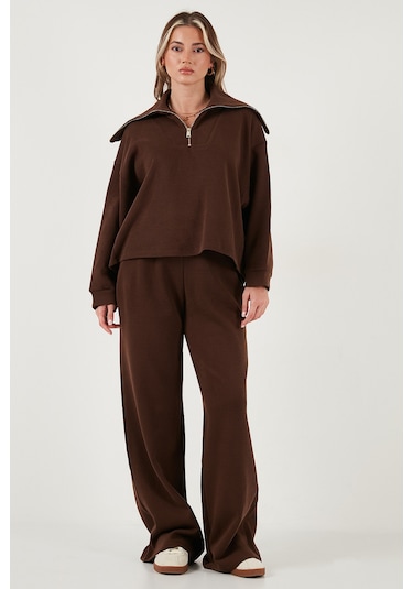 Lela Pamuklu Oversize Fit Yarım Fermuarlı Yaka Uzun Kollu Triko Bayan Takım 68351218 Kahve Lela Pamuklu Oversize Fit Yarım Fermuarlı Yaka Uzun Kollu Triko Bayan Takım 68351218 Kahve