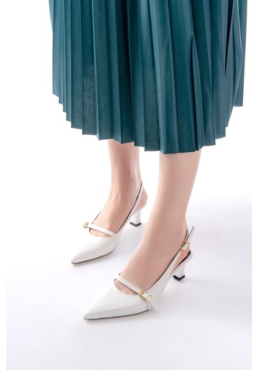 H-470 Beyaz Rugan Baret Tokalı Arkası Açık Günlük Kadın Sanda... Beyaz