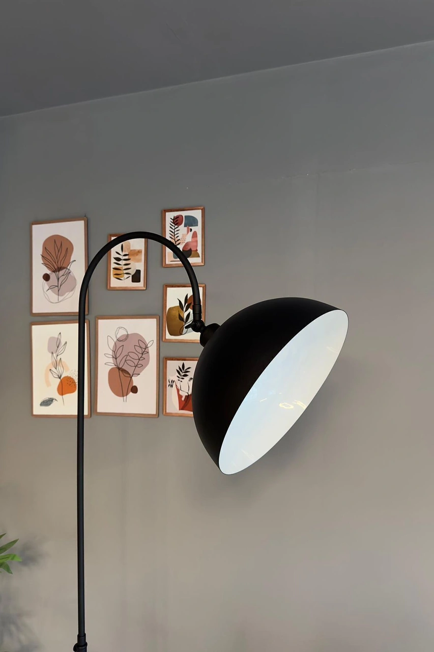 Siyah Lambader Hareketli Başlık Sehpalı Modern Dekoratif Metal Oturma Odası Çalışma Odası Siyah