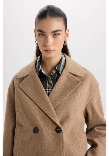 DeFacto Regular Fit Smokin Yaka Düğmeli Cepli Kısa Kaşe Kaban D7379AX25SPBN561 Kahve DeFacto Regular Fit Smokin Yaka Düğmeli Cepli Kısa Kaşe Kaban D7379AX25SPBN561 Kahve