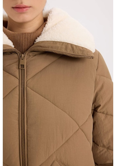 DeFacto 	Su İtici Puffer Şişme Mont Kapitoneli İçi Suni Kürklü Rüzgar Geçirmez Cepli A0756AX24WNBN495