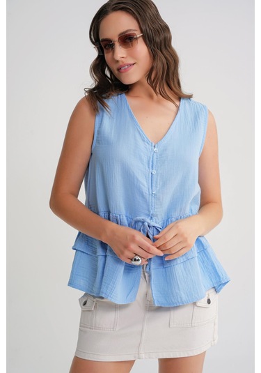 4722 Kadın V Yaka Fırfırlı Müslin Bluz Bebe Mavi Bebe Mavi