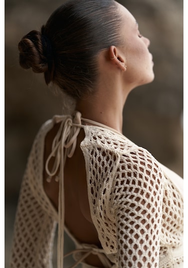 Fajahar Dekolteli Bağcıklı Bej Triko Uzun Elbise Bej