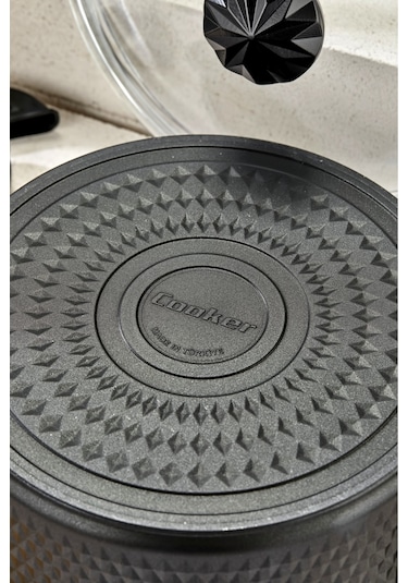 Cooker Kristal Serisi Döküm Granit Silikon Saplı 28 Cm Basık Tencere Siyah