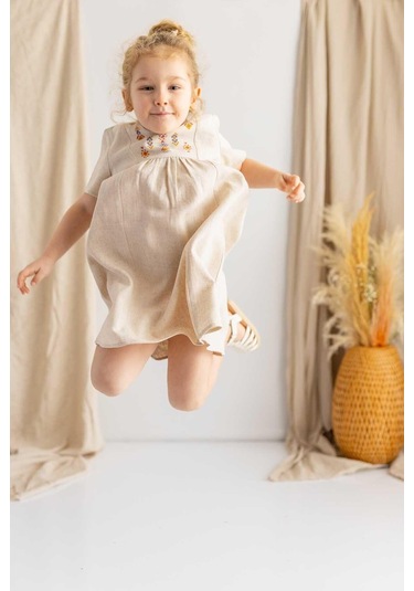 Oliventhekid Bej Keten Göğüs Üzerine Etnik Desen Baskılı Robadan Büzgülü Kısa Kız Çocuk Elbise Bej Bej
