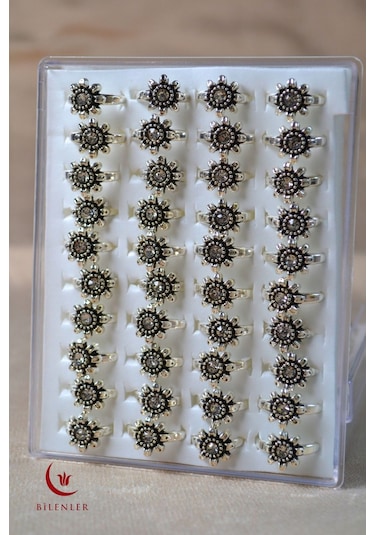 Kadın Taşlı Metal Yüzük Uzun Ömürlü,şık Tasarım 40 Lı Kutu Çok Renkli