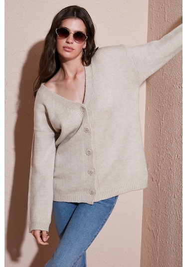 Lela Regular Fit V Yaka Düğmeli Triko Bayan Hırka 4616229 Taş