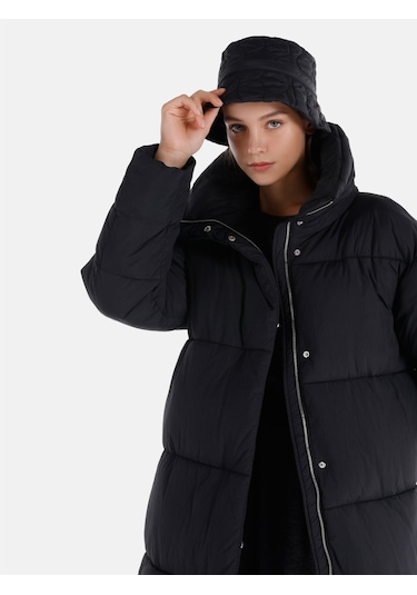 Colin's Colins Regular Fit Siyah Kadın Kaban Cl1065796 Siyah Colin's Colins Regular Fit Siyah Kadın Kaban Cl1065796 Siyah