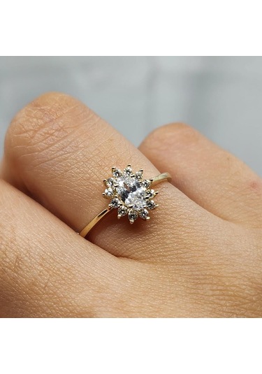 Gümüş Yüzük - 1.10 Karat Oval 0.24 Karat Swarovski Taşlı Anturajlı 925 Ayar Gümüş Hediyelik Yüzük Sarı
