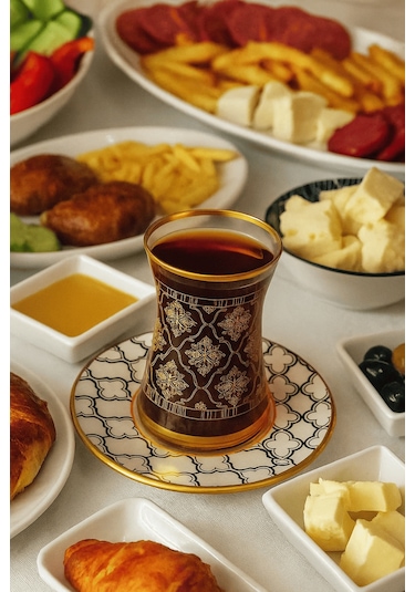 12 Parça Altın Yaldız Desenli Çay Bardağı Ve Desenli Tabak Seti Çok Renkli