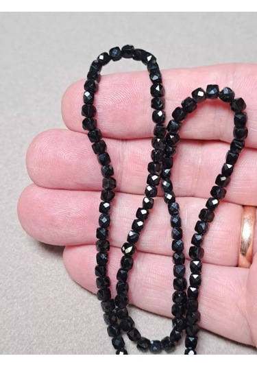 Beautiful Stones Turmalin Şerl Boncukları 4 Mm 192119744