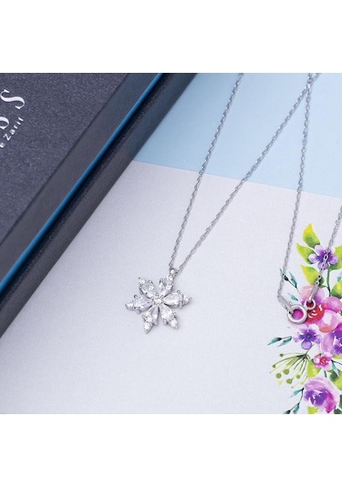 Zirkon Taşlı Lotus Çiçeği Model 925 Ayar Gümüş Kadın Kolye