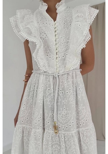 Beyaz Fırfırlı Düğmeli Elbise Beyaz