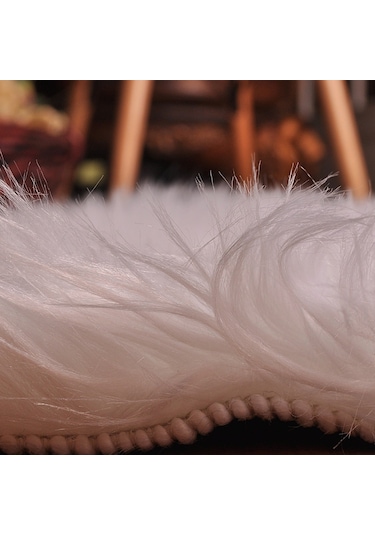 Soft Peluş Kuzu Postu Beyaz