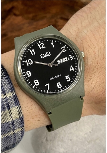 Q&Q QCG21208 Haki Rakamlı Su Geçirmez Çift Takvimli Kol Saati