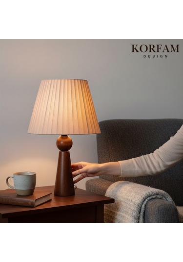 Bej Keten Kumaş Başlıklı Ahşap Abajur Çok Renkli