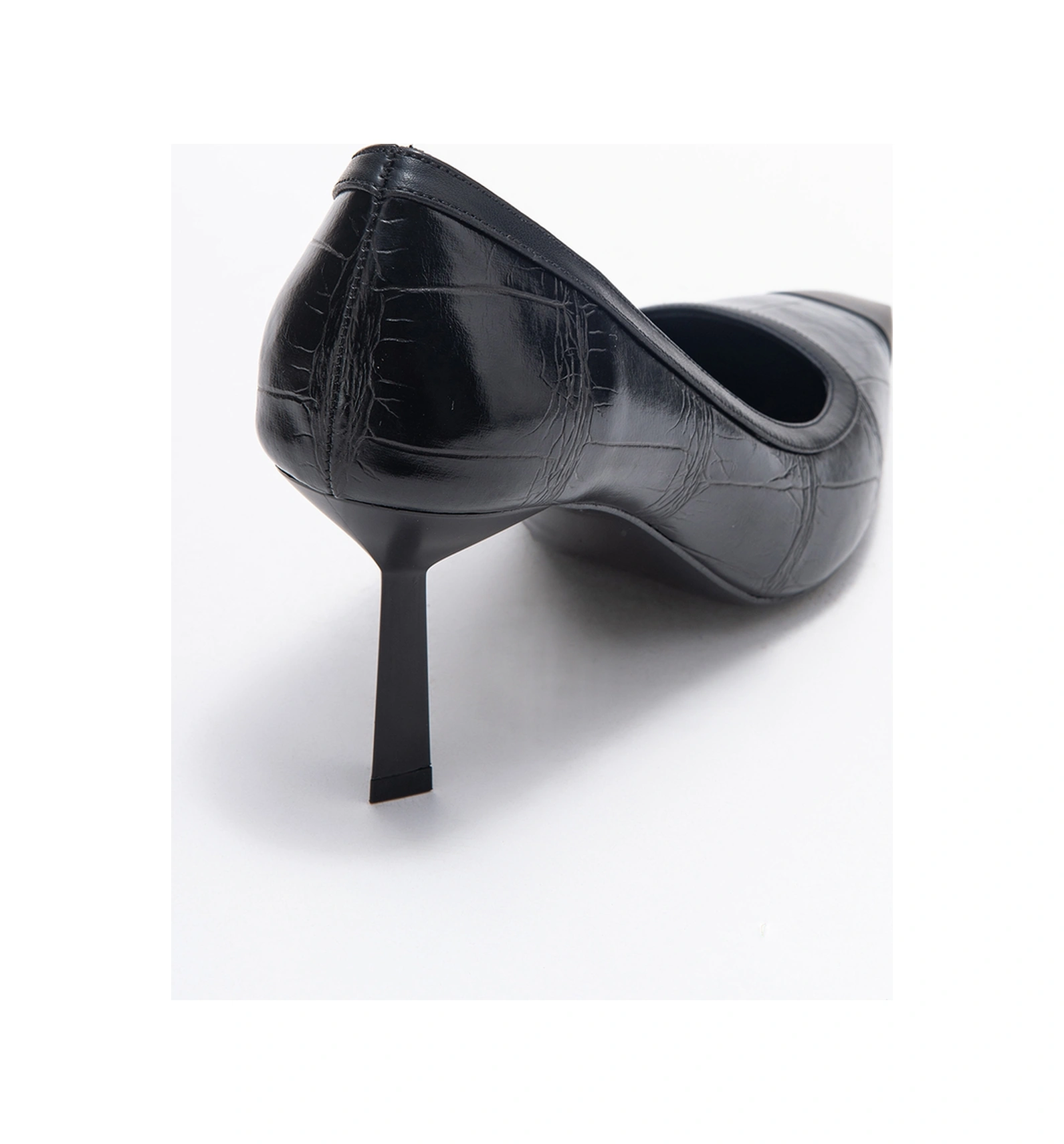Rona Siyah Baskı Mat Burunlu Kadın Topuklu Ayakkabı Siyah