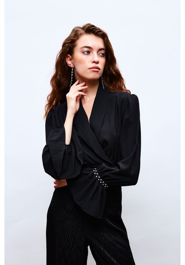Sateen Kol Aksesuar Detaylı Bluz - Siyah-133703 Siyah