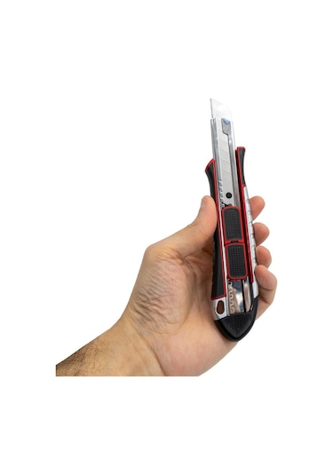 İzeltaş Pro Metal Gövde Emniyetli Oto.kilitli Maket Bıçağı 18 Mm