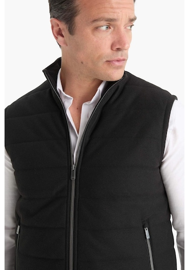 Defacto Slim Fit Dar Kesim Dik Yaka Fermuarlı Yelek D7536ax25aubk27 Siyah