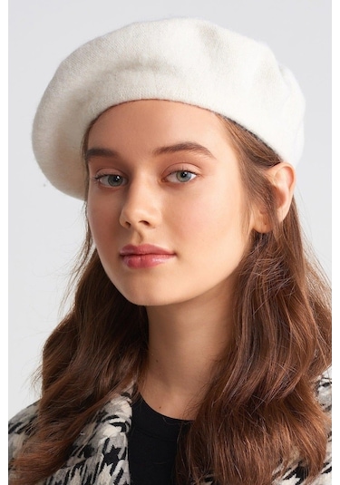 Fransız Ressam Ekru Bere