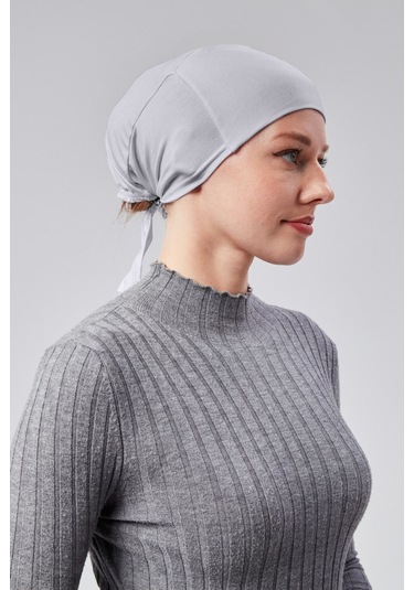 Kadın Tesettür Likralı Penye Dikişsiz Kaymaz Düz Bağlamalı Bone Gri