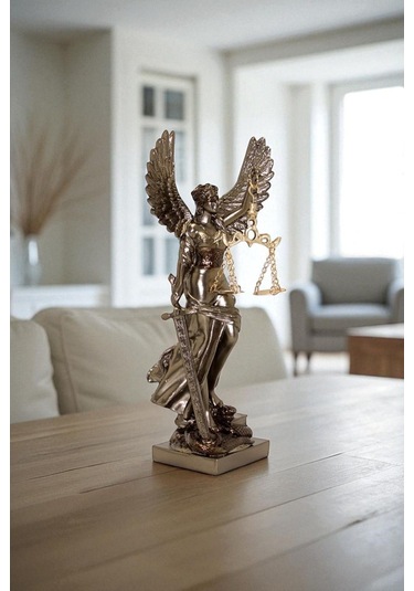 Kanatlı Adalet Tanrıçası Themis Biblosu