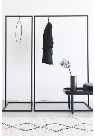 Sort Siyah Metal Elbise Askılığı Küçük Siyah