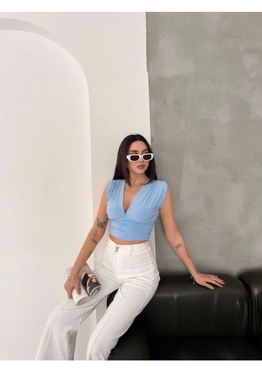 Defymoda Vatkalı Kolsuz V Yaka Drapeli Crop Bluz Likralı Fit - Bebek Mavisi