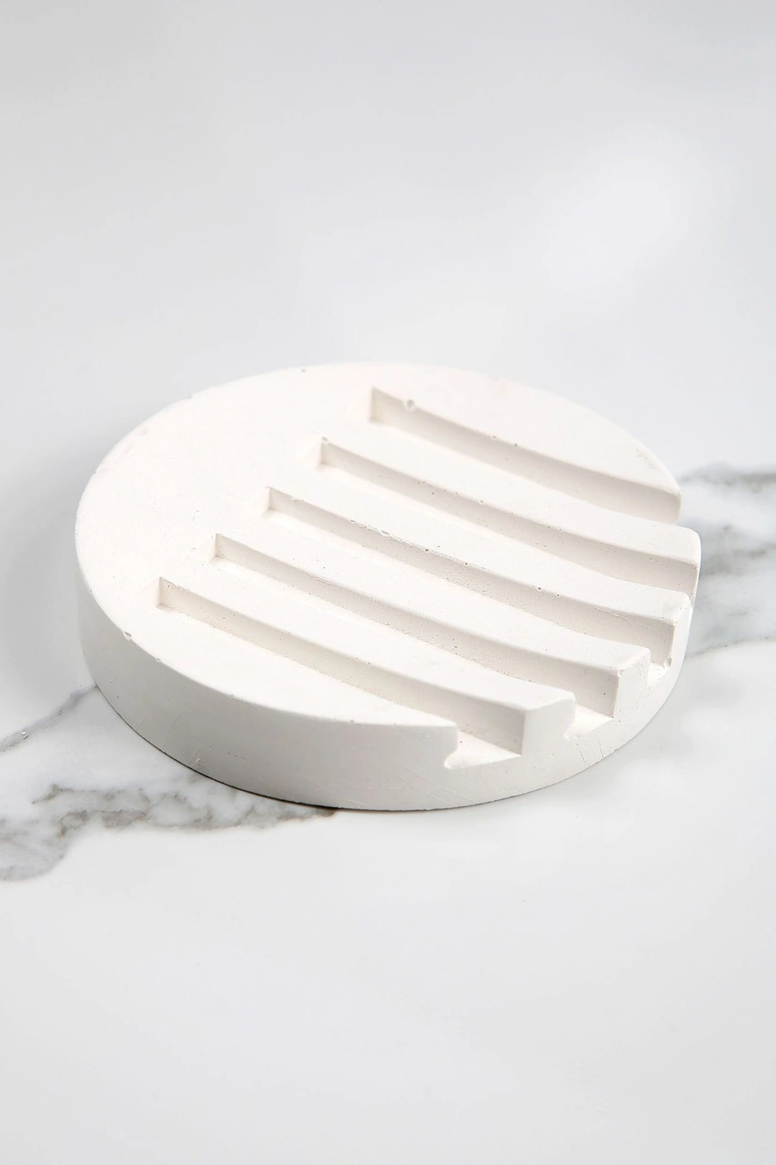 Mermer Desenli Yuvarlak Model Beton Katı Sabunluk Su Giderli 10 Cm Sade Beyaz