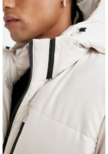 DeFactoFit Şişme Mont Su İtici Slim Fit Dar Kesim Kapüşonlu Fermuarlı Cepli A3519AX24WNBG715