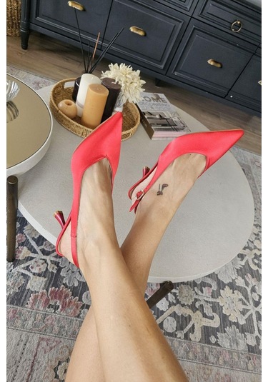 10 44 Topukla Kadın Arkası Açık Kadeh Topuklu Stiletto Abiye Ayakkabı Kırmızı Saten