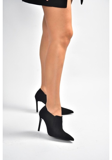 Fox Shoes V820205207 Siyah Yılan Baskılı İnce Topuklu Kadın Ayakkabı Siyah-Yılan Baskı