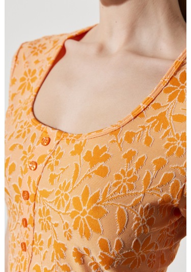 Regular Fit Normal Kesim Bisiklet Yaka Turuncu Crop Bluz Turuncu