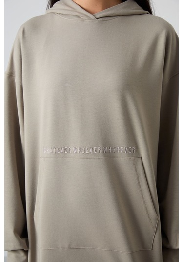 Tommy Life Koyu Bej Balon Kol Yazı Nakışlı Kadın Oversize Tunik Sweatshirt - 97163 Koyu Bej