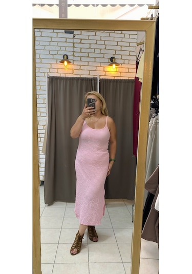 Tuba Toptaş Yırtmaçlı Gofre Elbise Pembe