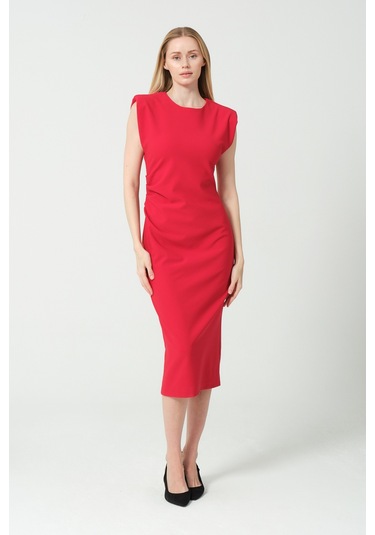 Arka Yırtmaç Detaylı Bel Büzgülü Elbise Kırmızı