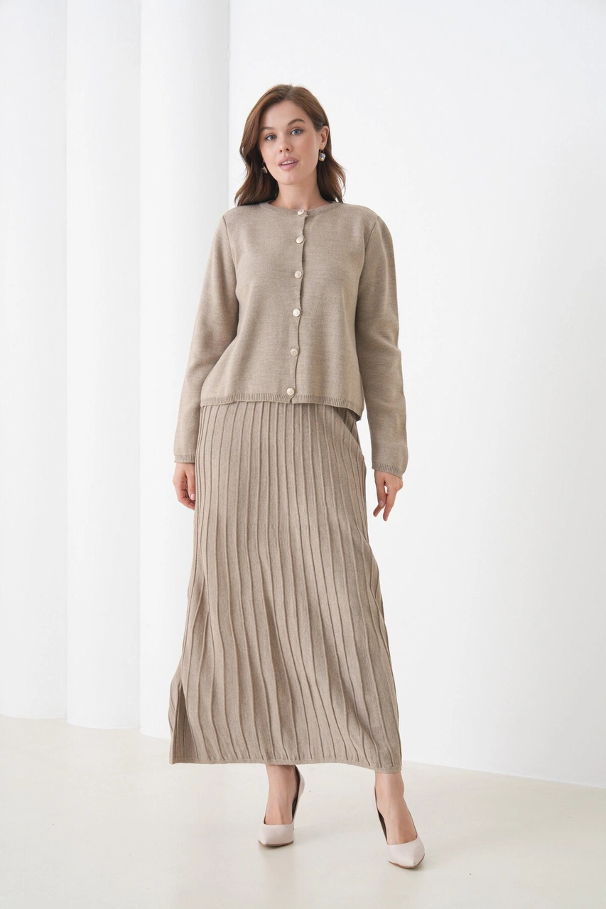 Kadın Pileli Etek Kazağı Düğmeli Tesettüre Uygun Örgü Triko Etekli Ceket Takım Vizon