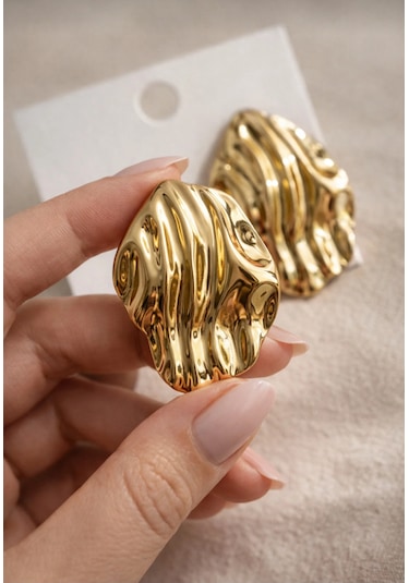Kabartma Figürlü Gold Renk Küpe Altın