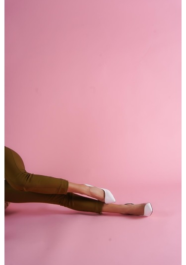 Violet Beyaz Burnu Şeffaf Detaylı Günlük Kullanım Stiletto