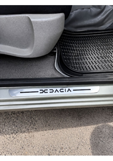 Dacia Uyumlu Özel Kapı Eşik Yazısı Krom