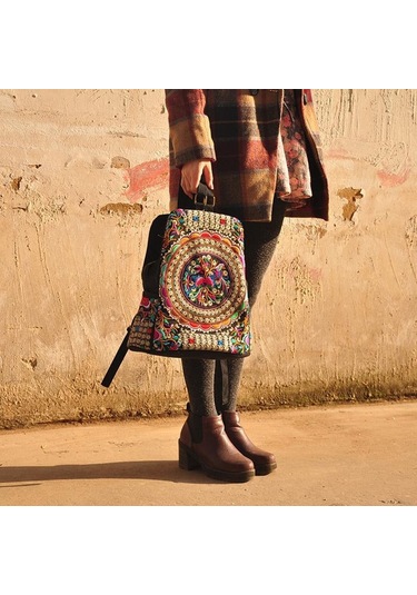 Yogodlns Vintage Sanatsal Tasarım Kadın Kanvas Sırt Çantaları El Yapımı Çiçek Nakış Büyük Kapasiteli Sırt Çantası Okul Çantası Seyahat Omuz Çantaları Çok Renkli