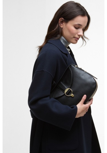 Barbour Alder Deri Kol Çantasıı Bk11 Black Siyah