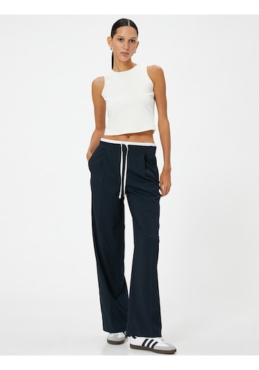 Koton Crop Atlet Basic Bisiklet Yaka Pamuklu Standart Kesim Kırık Beyaz 4sak10102ek Ekru