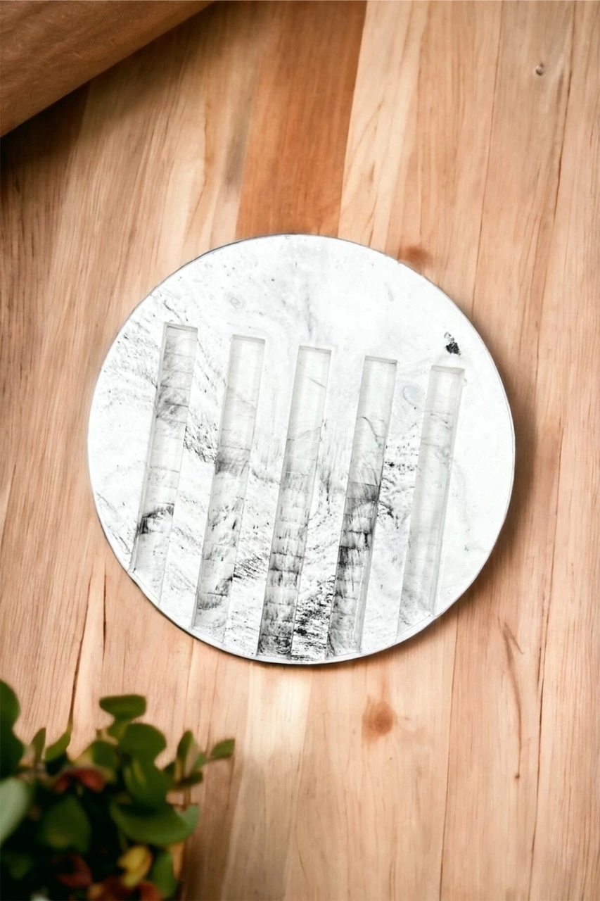 Mermer Desenli Yuvarlak Model Beton Katı Sabunluk Su Giderli 10 Cm Beyaz