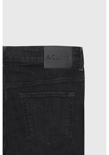 Ac&Co / Altınyıldız Classics Erkek Sıyah Slim Fit Dar Kesim Pamuklu Esnek Denim Şort Ac&Co / Altınyıldız Classics Erkek Sıyah Slim Fit Dar Kesim Pamuklu Esnek Denim Şort