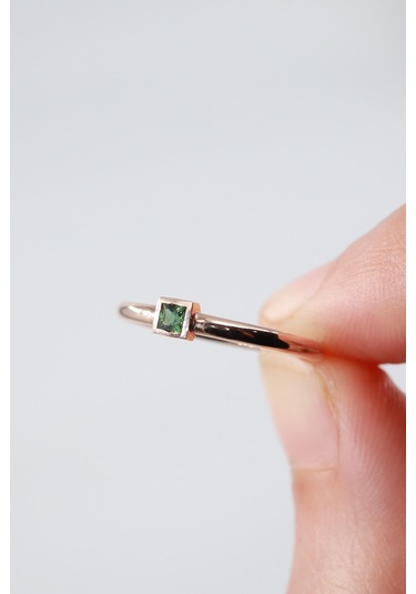 Diamine Minimal Yeşil Multi Safir Yüzük 0.09 Karat