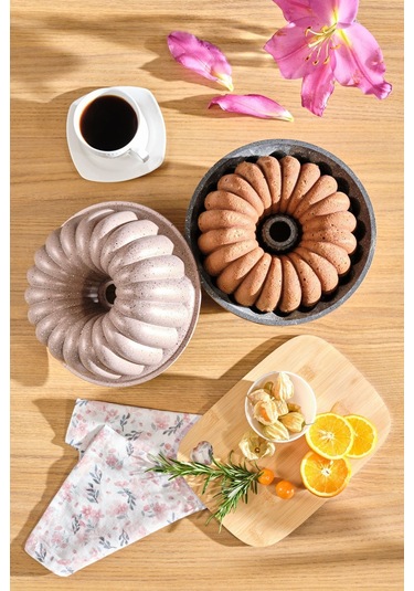 Karaca  Lina Dilimli Rosegold Döküm Kek Kalıbı 25,5 cm